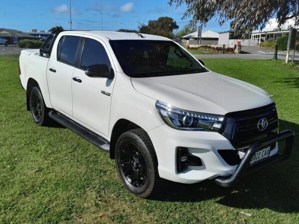 Toyota Hilux Rogue GUN126R 4X4 Dual Range 2019 - Image 2