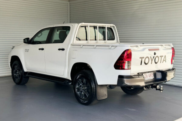 SR Toyota Auto 4×4 Hilux 2020 - Image 3