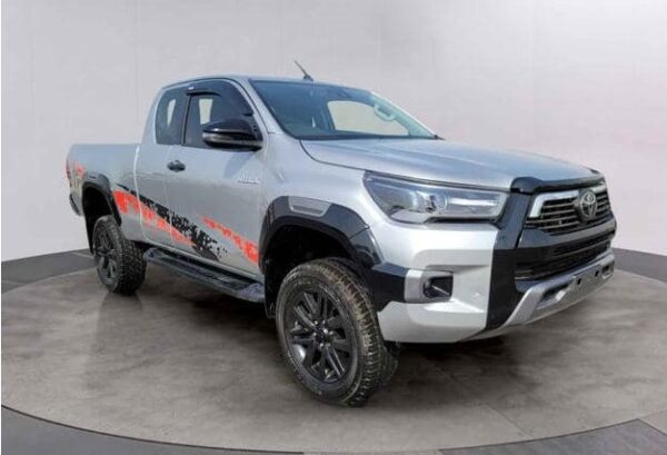 SR Toyota Auto 4×4 Hilux 2022 - Image 2