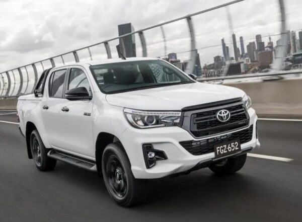 Toyota Hilux Rogue Auto 4x4 Double Cab 2015 - Image 2