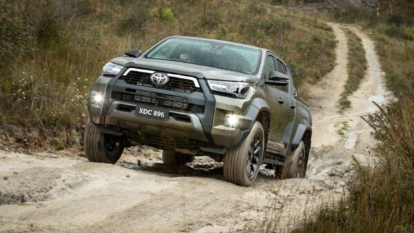 Toyota Hilux Rogue Auto 4x4 Double Cab 2022 - Image 2